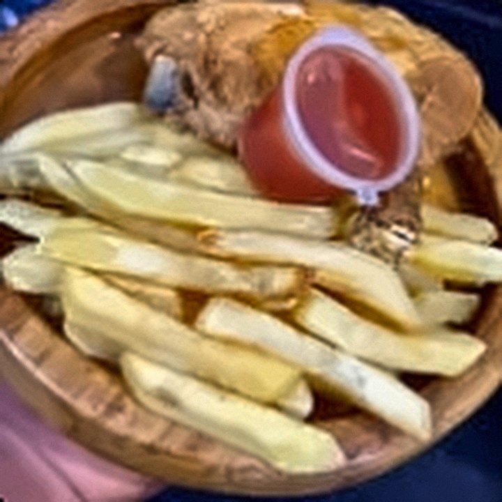 Chicken and chips with dipping sauce